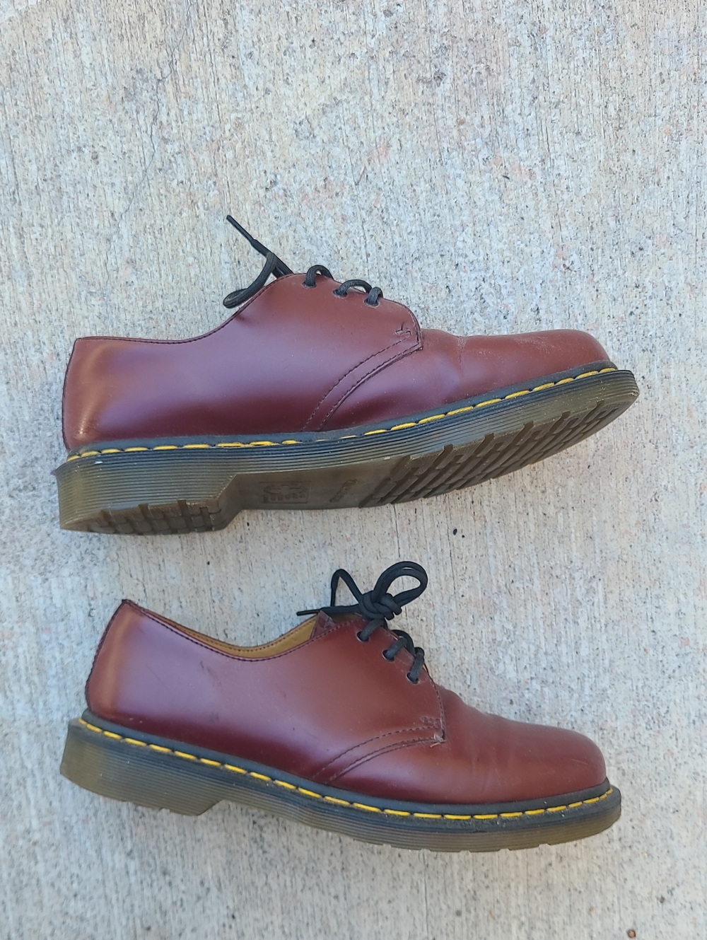 Dr. Martens Cherry Red Oxford Smooth Leather Shoes Size 8 Men's Preppy Classic - Picture 6 of 7